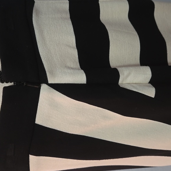 BANANA REPUBLIC Black & White Asymetrical Striped Pencil Skirt Sz 14 Rugby Strip - Picture 6 of 11